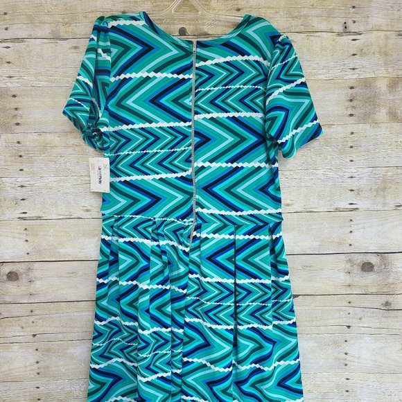 LuLaRoe NWT 2XL Amelia Dress - Blues/Greens Geometeric - Dress has Pockets!! - Picture 2 of 7